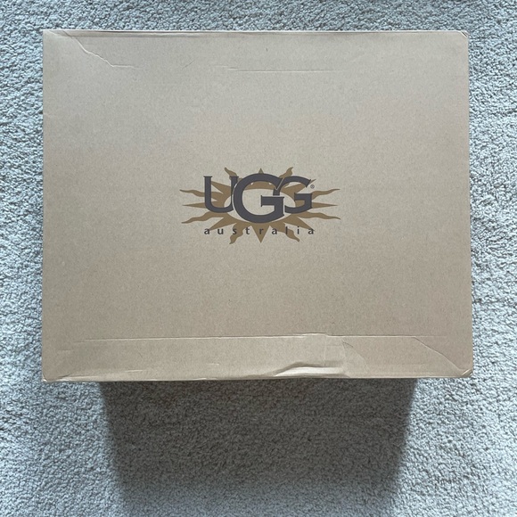 Brown Knit UGGs Women’s size 8 - Picture 3 of 16